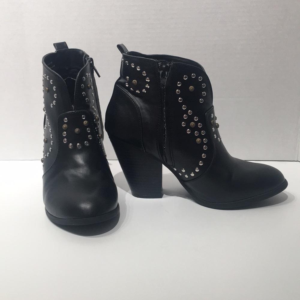 Women’s Size7.5 Studded Mossimo Supply Co. Booties
